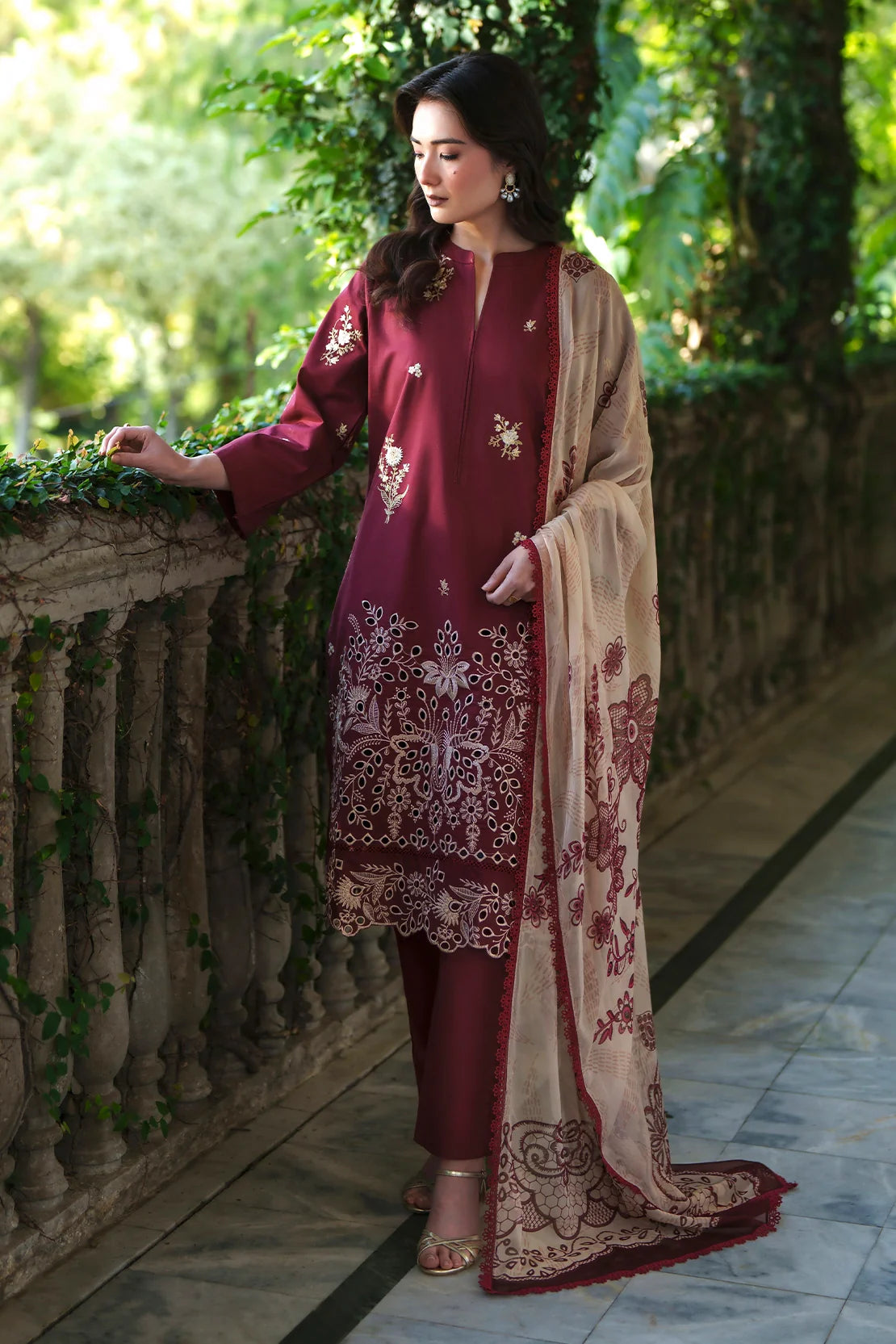 3 Piece - Luxury Embroidered Lawn - 3701