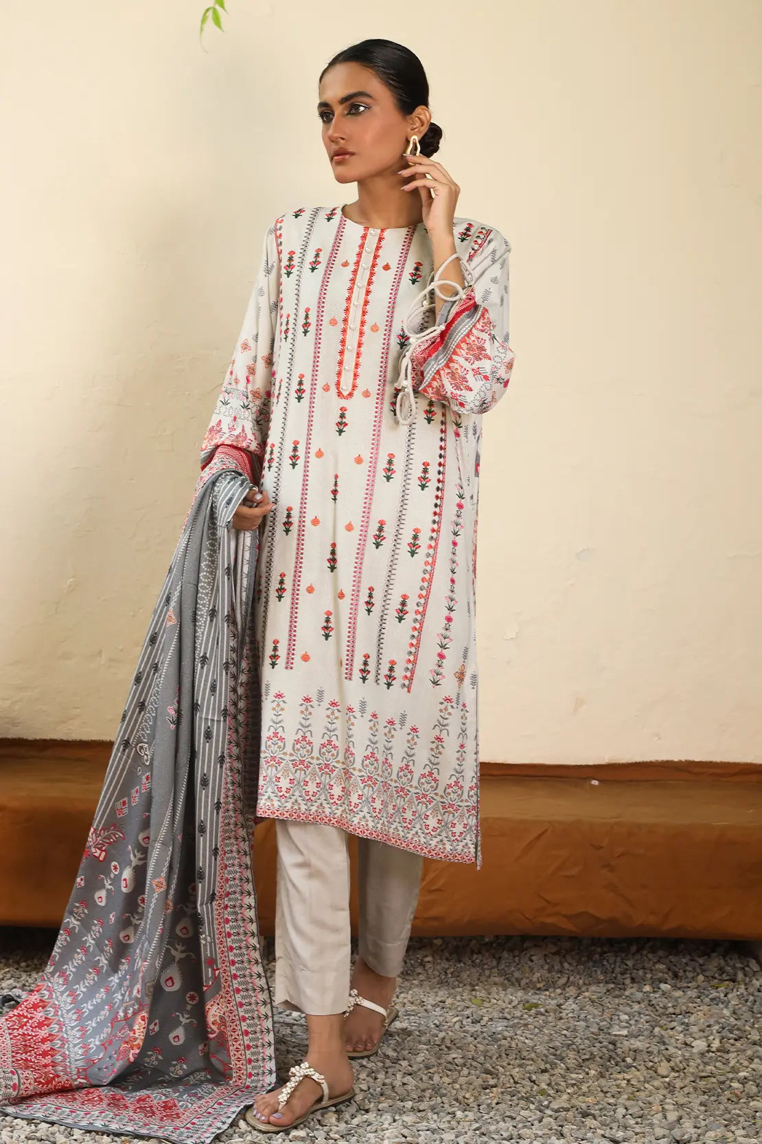 3 Piece – Premium Embroidered Karandi – 8205