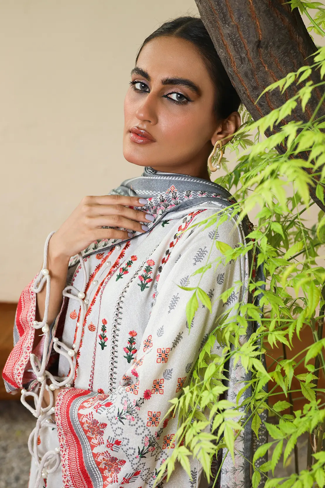 3 Piece – Premium Embroidered Karandi – 8205