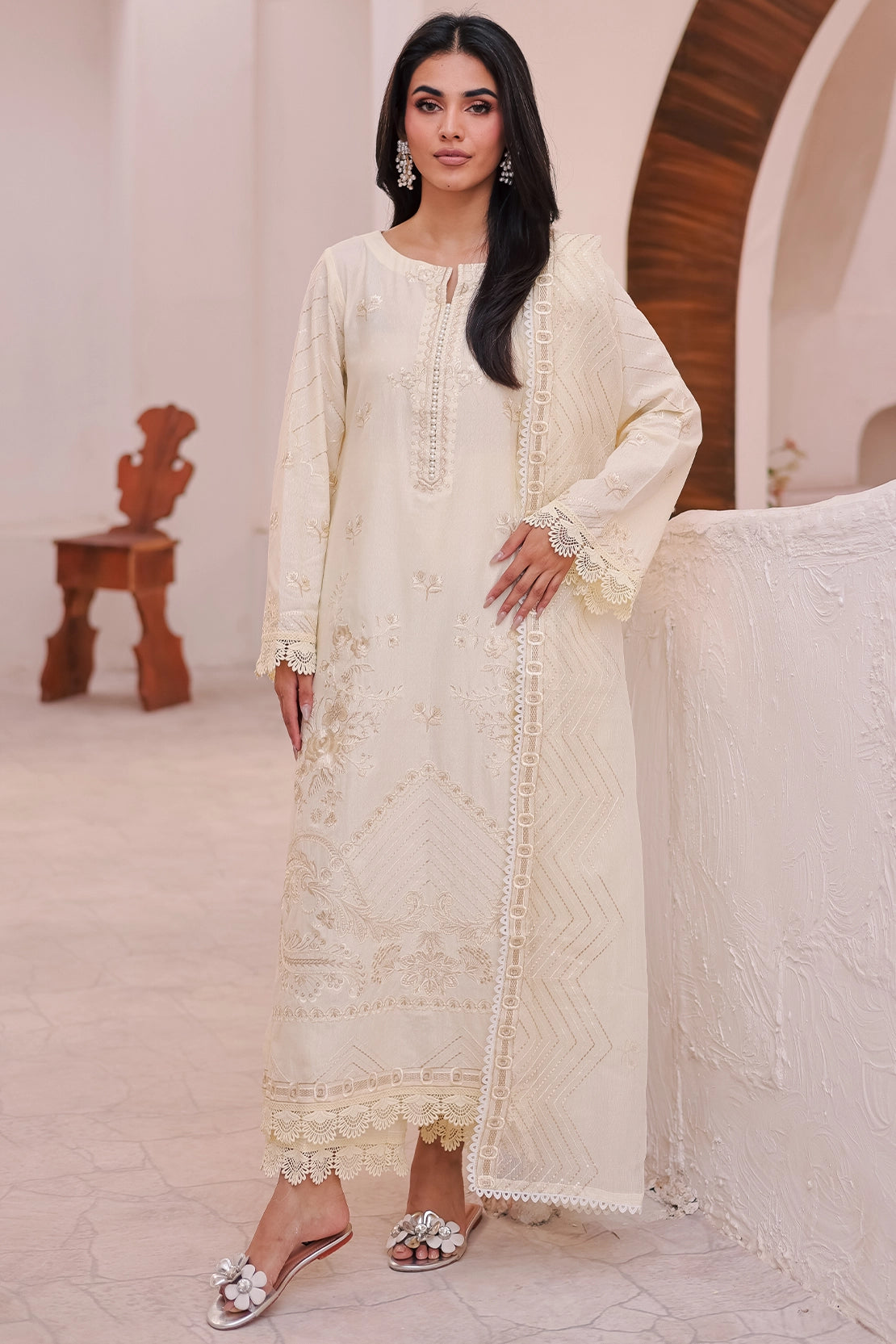 3 Piece - Premium Embroidered Lawn - 452N