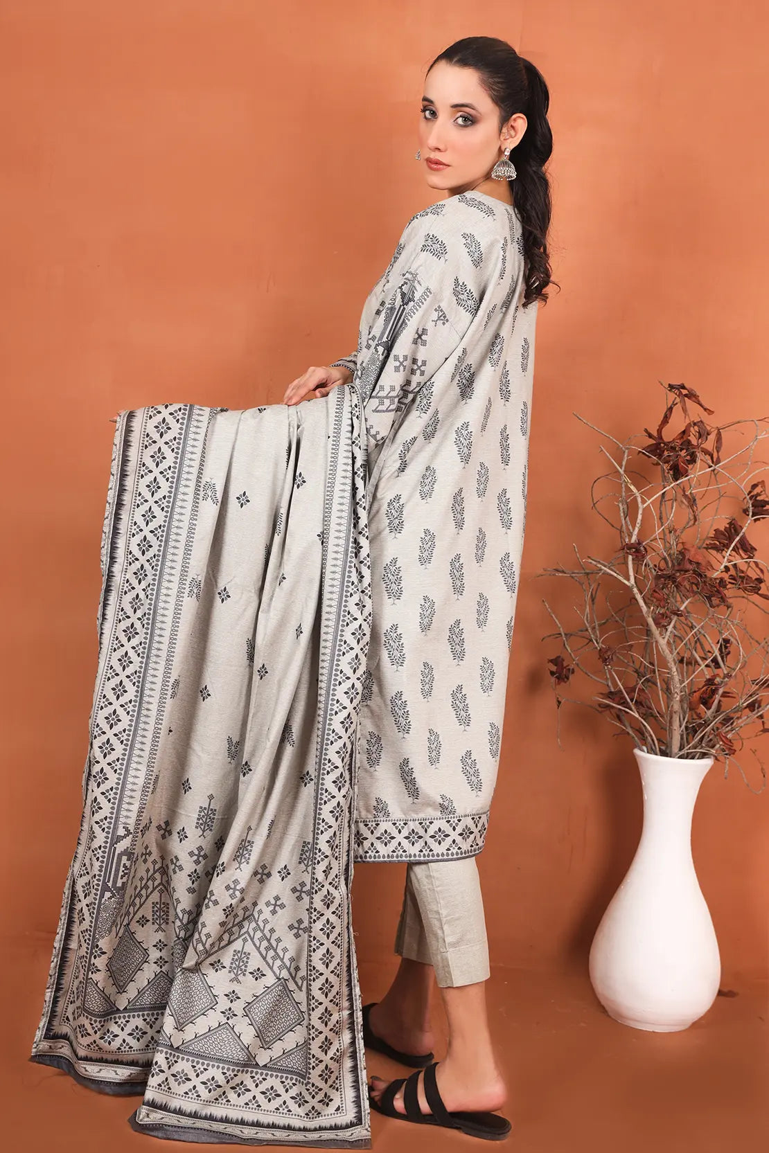 3 Piece – Luxury Printed Black Chambray – 8395