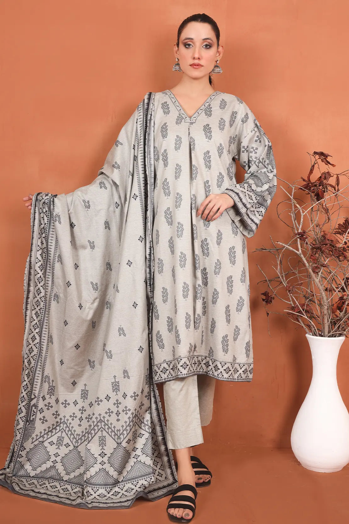 3 Piece – Luxury Printed Black Chambray – 8395