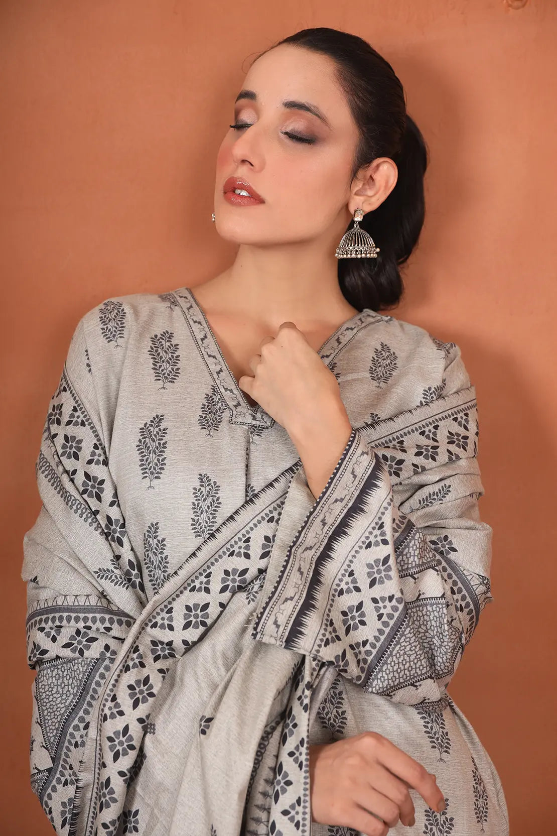 3 Piece – Luxury Printed Black Chambray – 8395