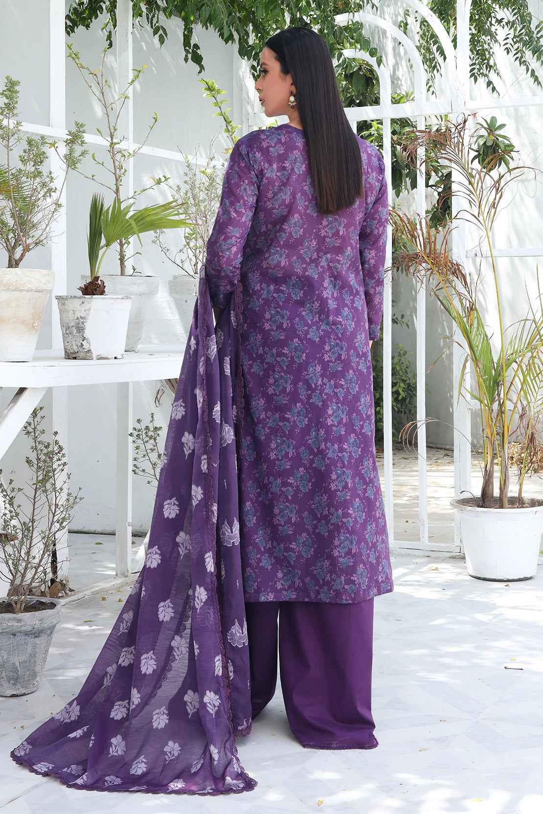 3 Piece - Embroidered Lawn - 8934