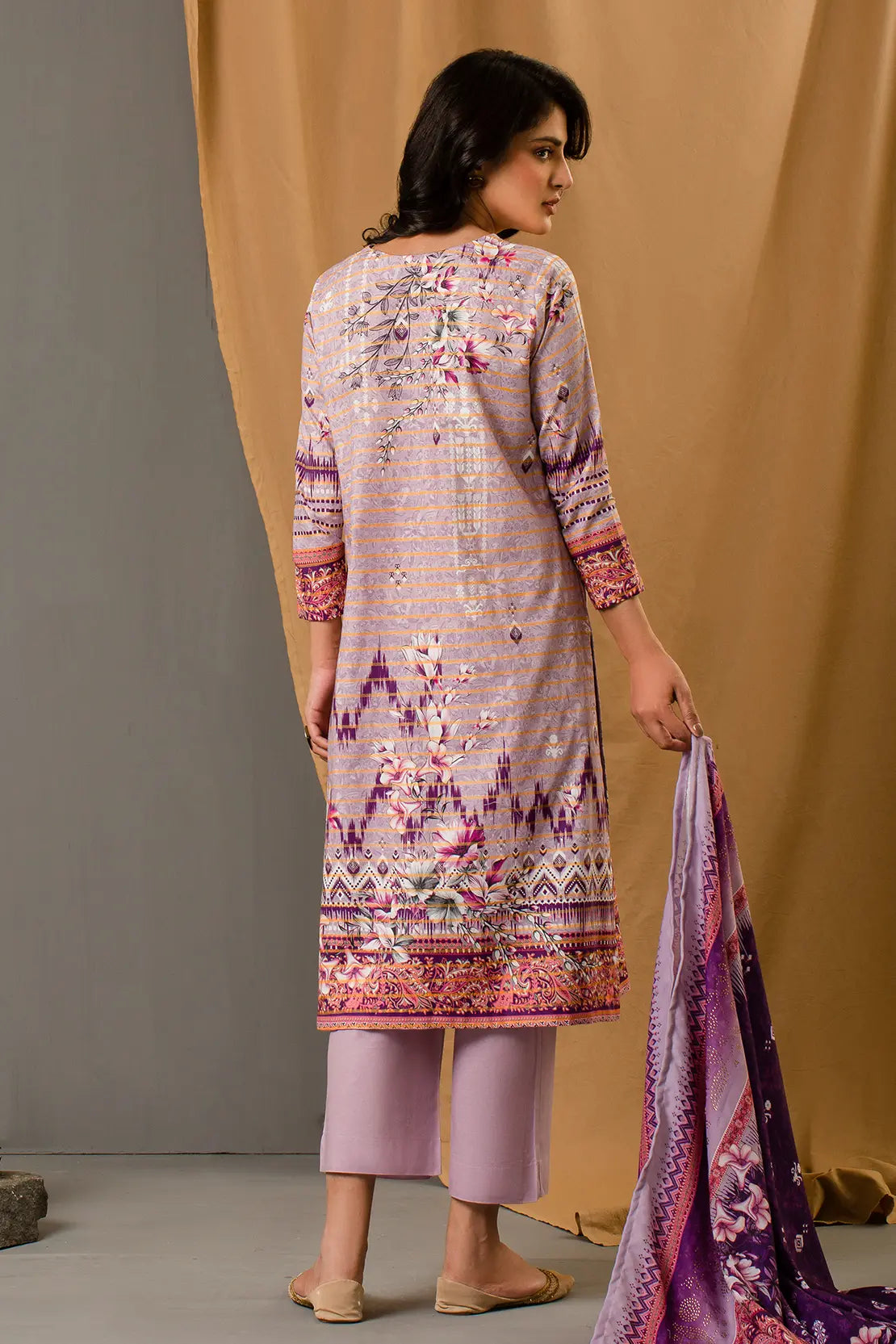 3 Piece – Premium Printed Khadar – 8344