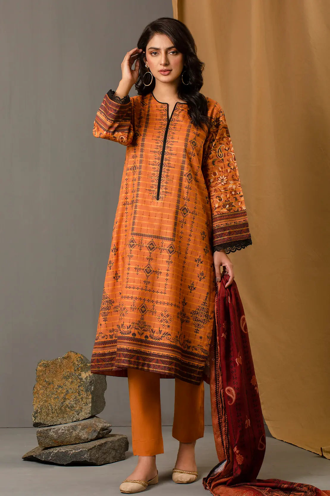 3 Piece – Premium Printed Khadar – 8347