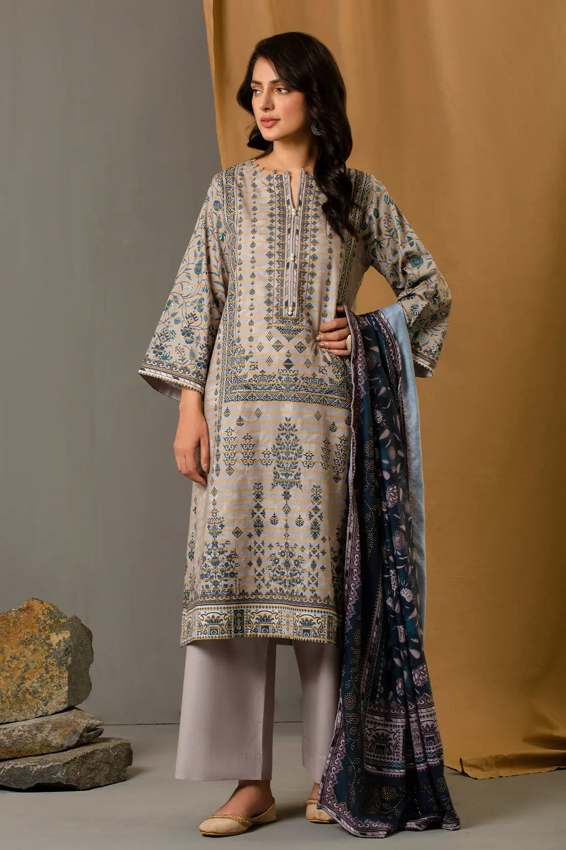 3 Piece – Premium Printed Khadar – 8348