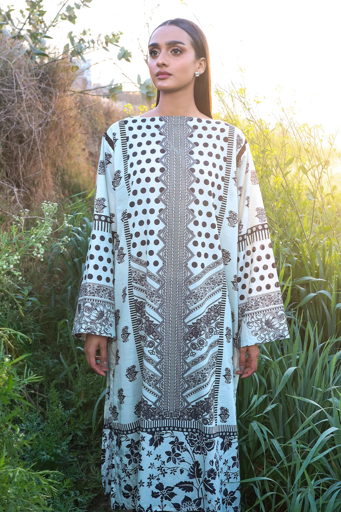 1 Piece - Digitally Printed Lawn - 8822