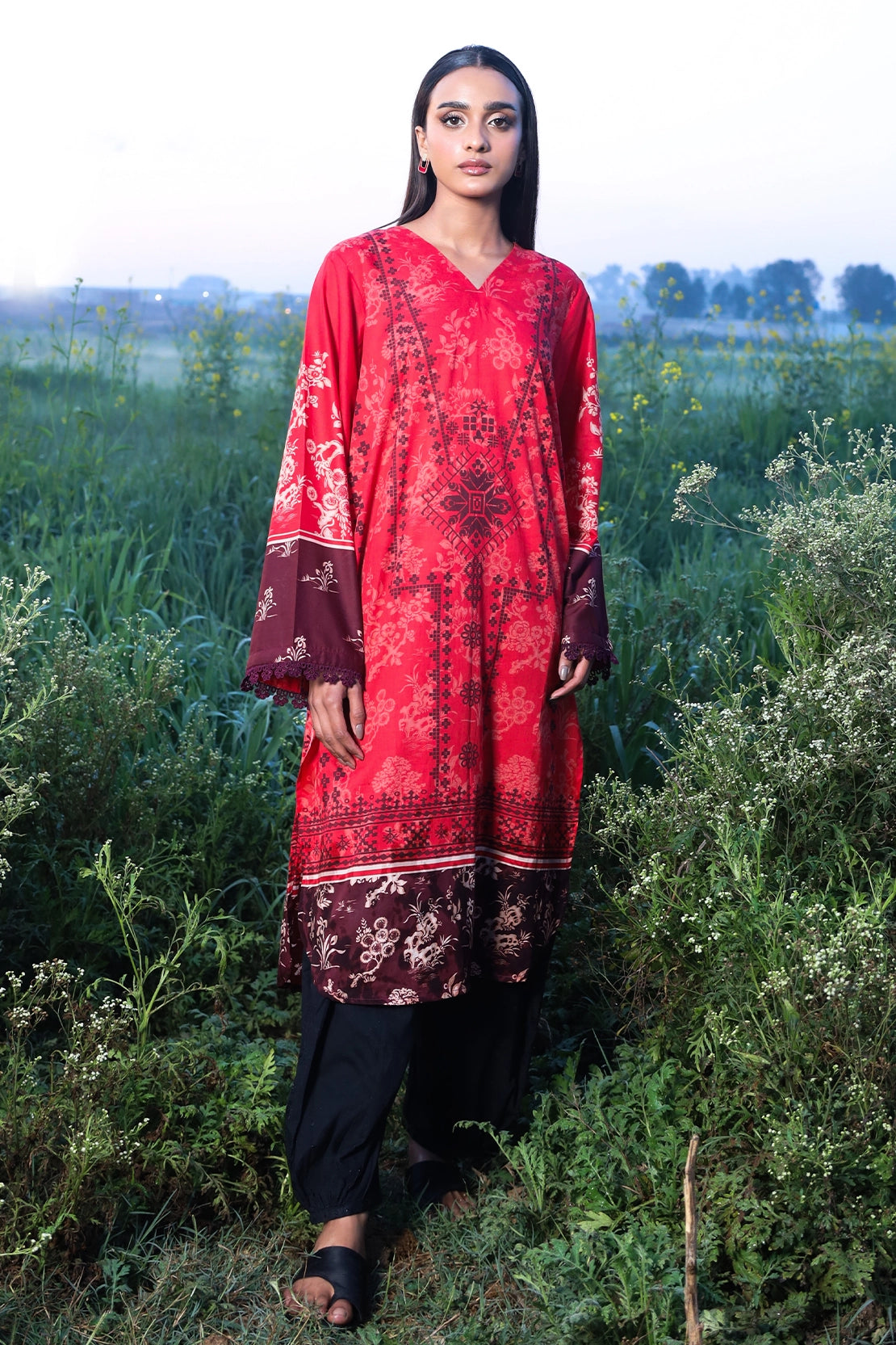 1 Piece - Digitally Printed Lawn - 8823