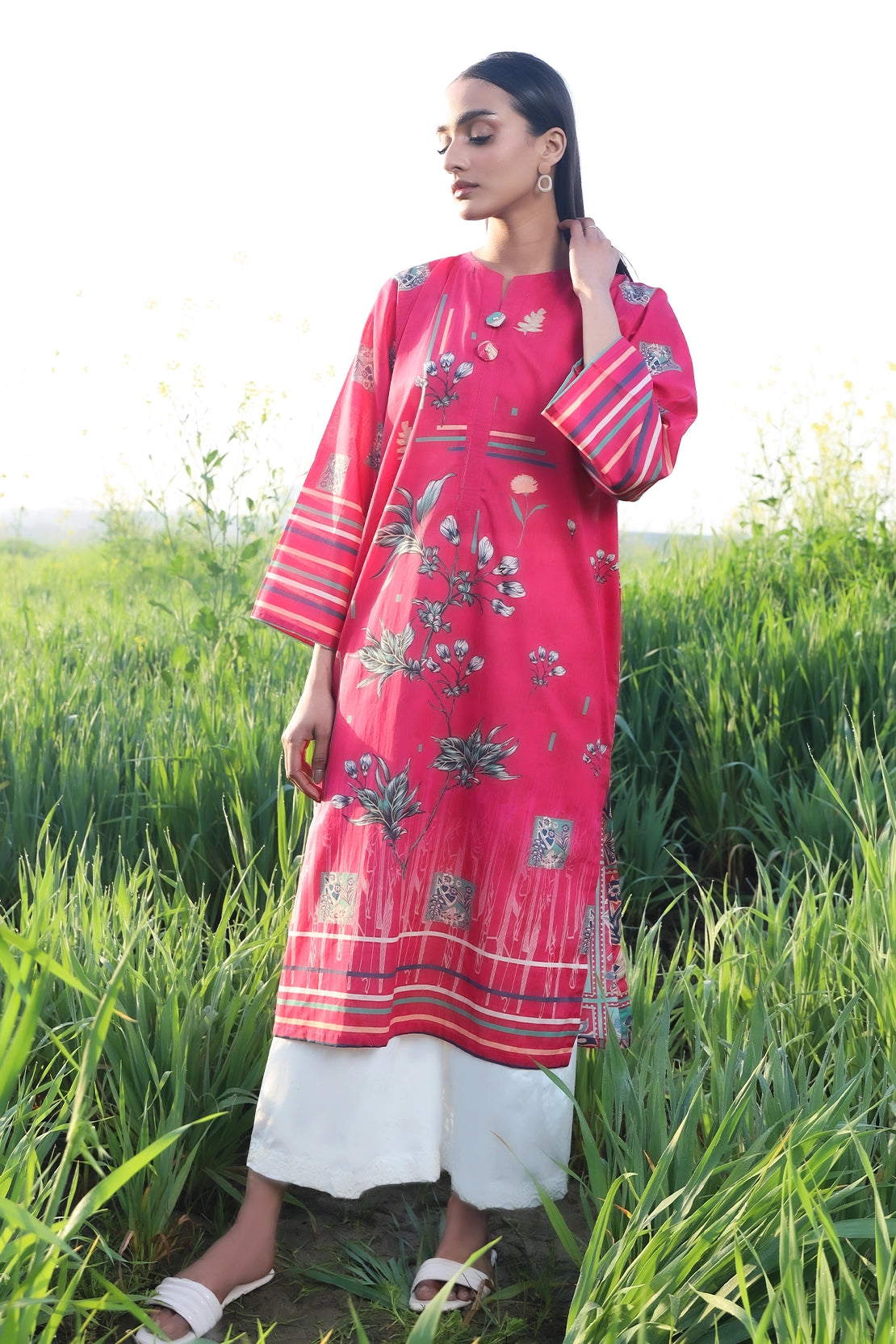 1 Piece - Digitally Printed Lawn - 8827