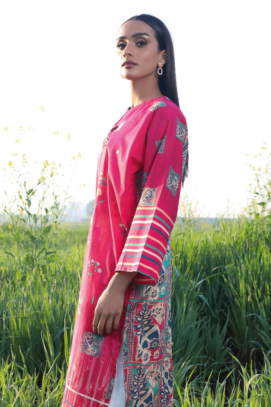 1 Piece - Digitally Printed Lawn - 8827