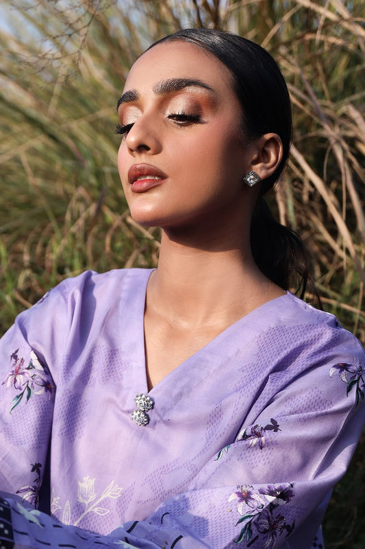 1 Piece - Digitally Printed Lawn - 8829