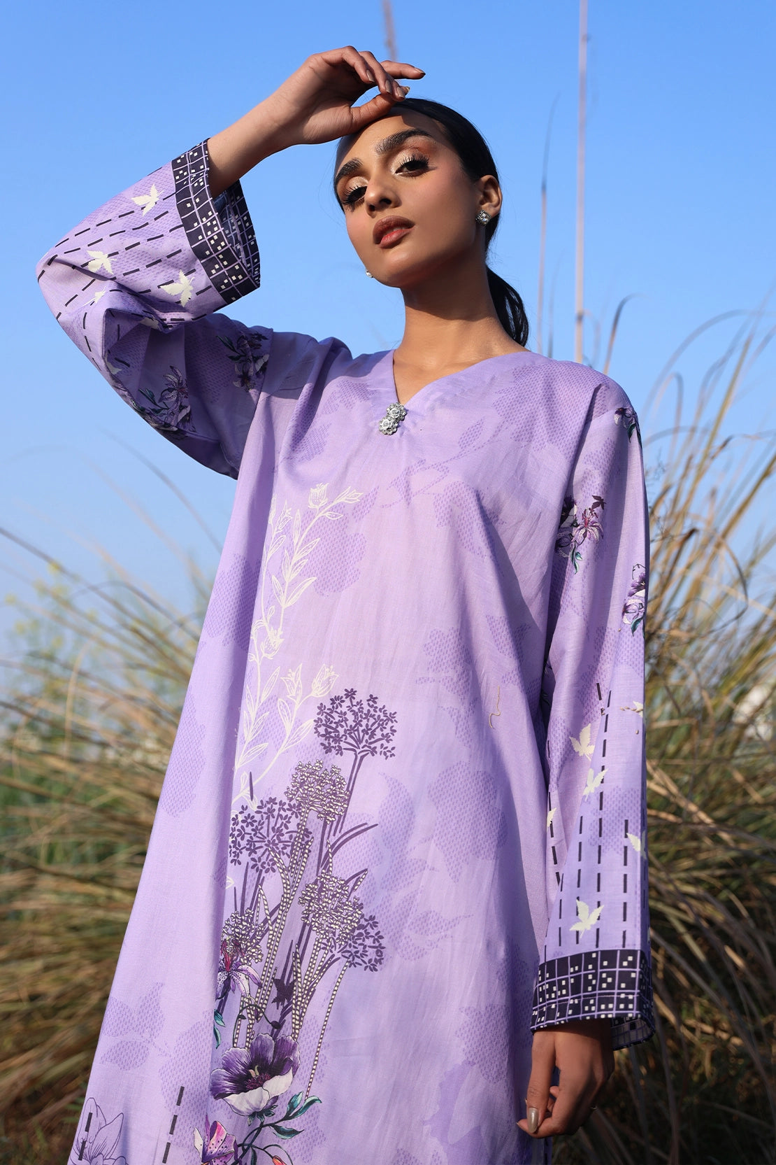 1 Piece - Digitally Printed Lawn - 8829