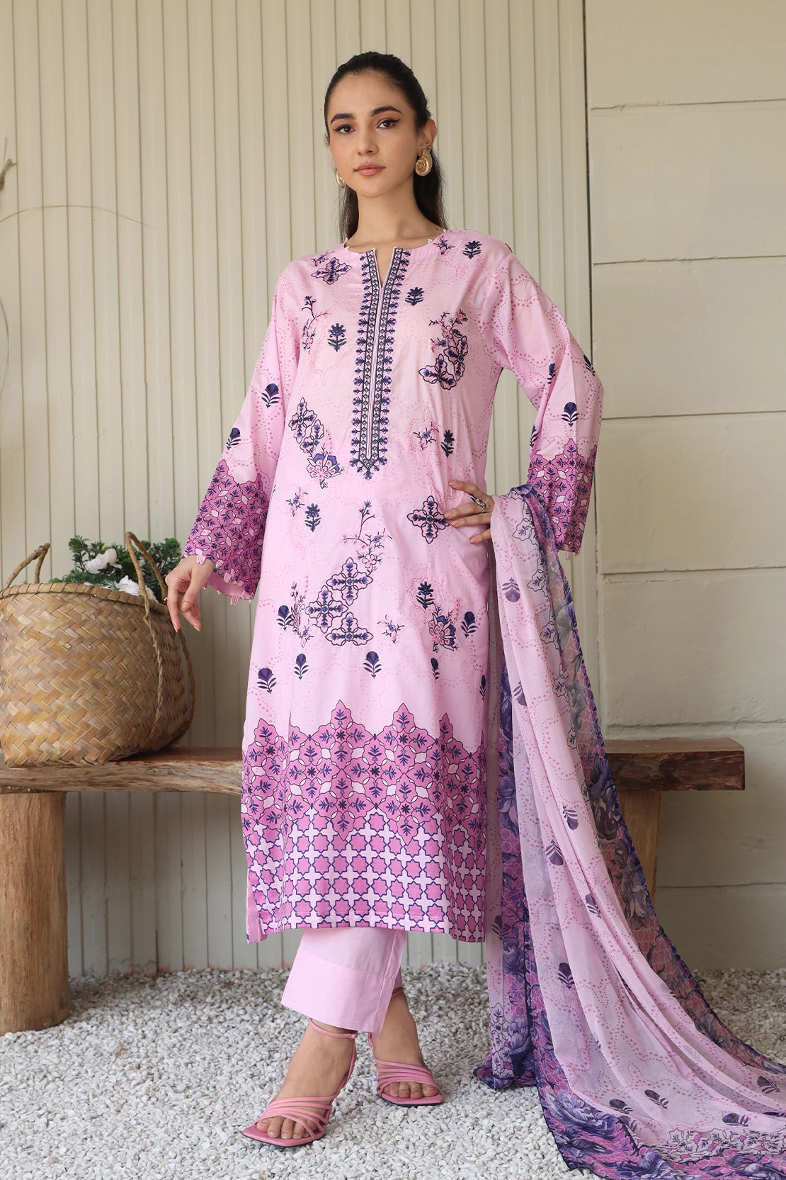 3 PIECE - PREMIUM EMBROIDERED LAWN - 9131