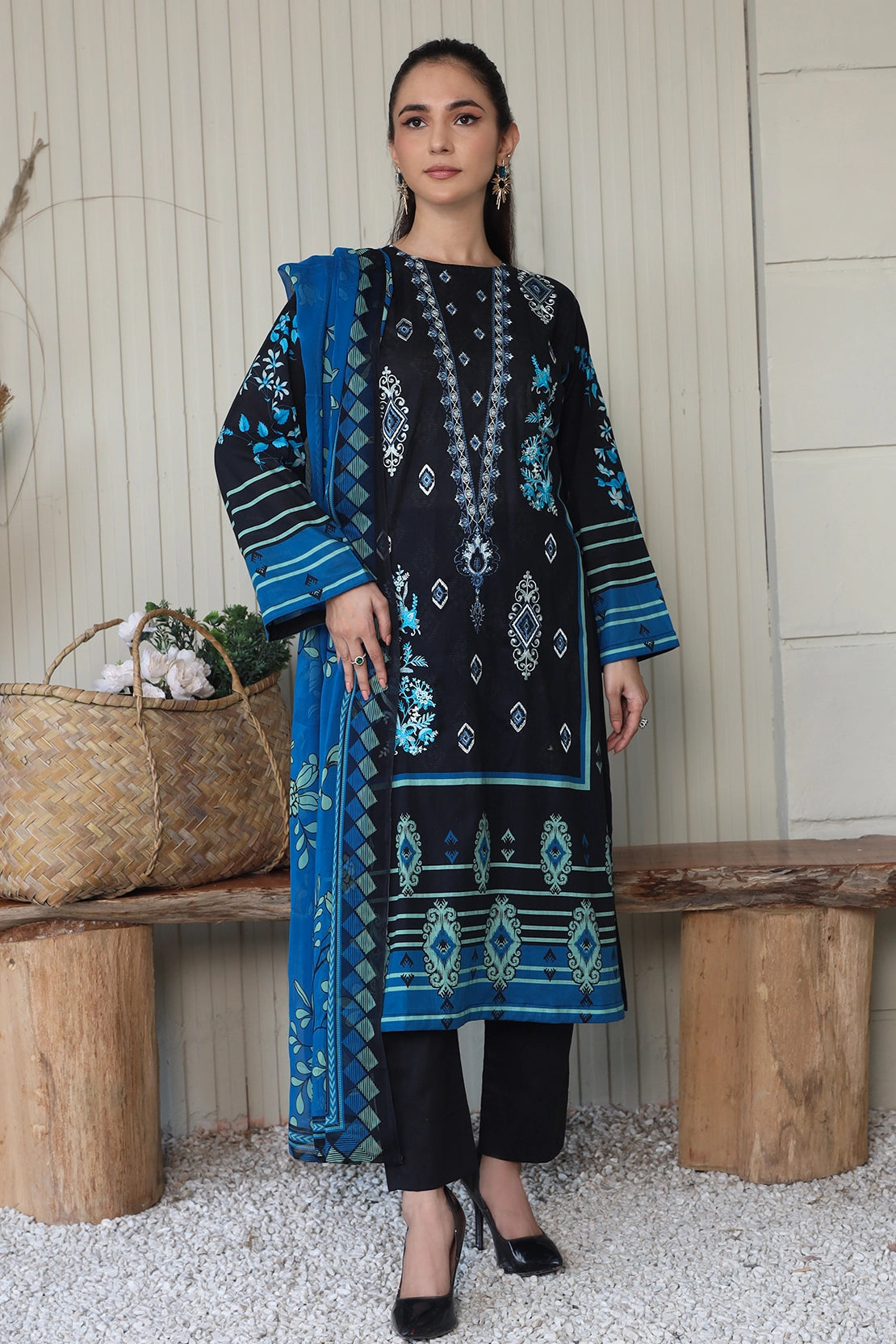 3 PIECE - PREMIUM EMBROIDERED LAWN - 9140