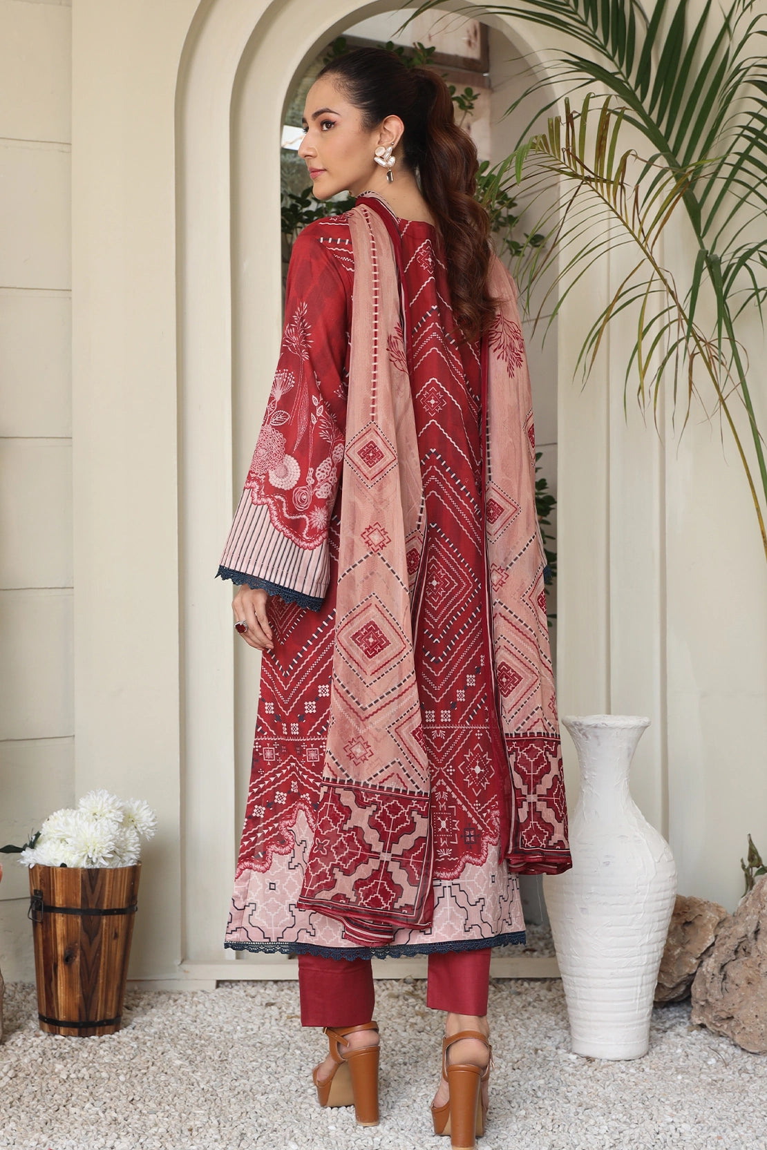 3 PIECE - PREMIUM EMBROIDERED LAWN - 9133