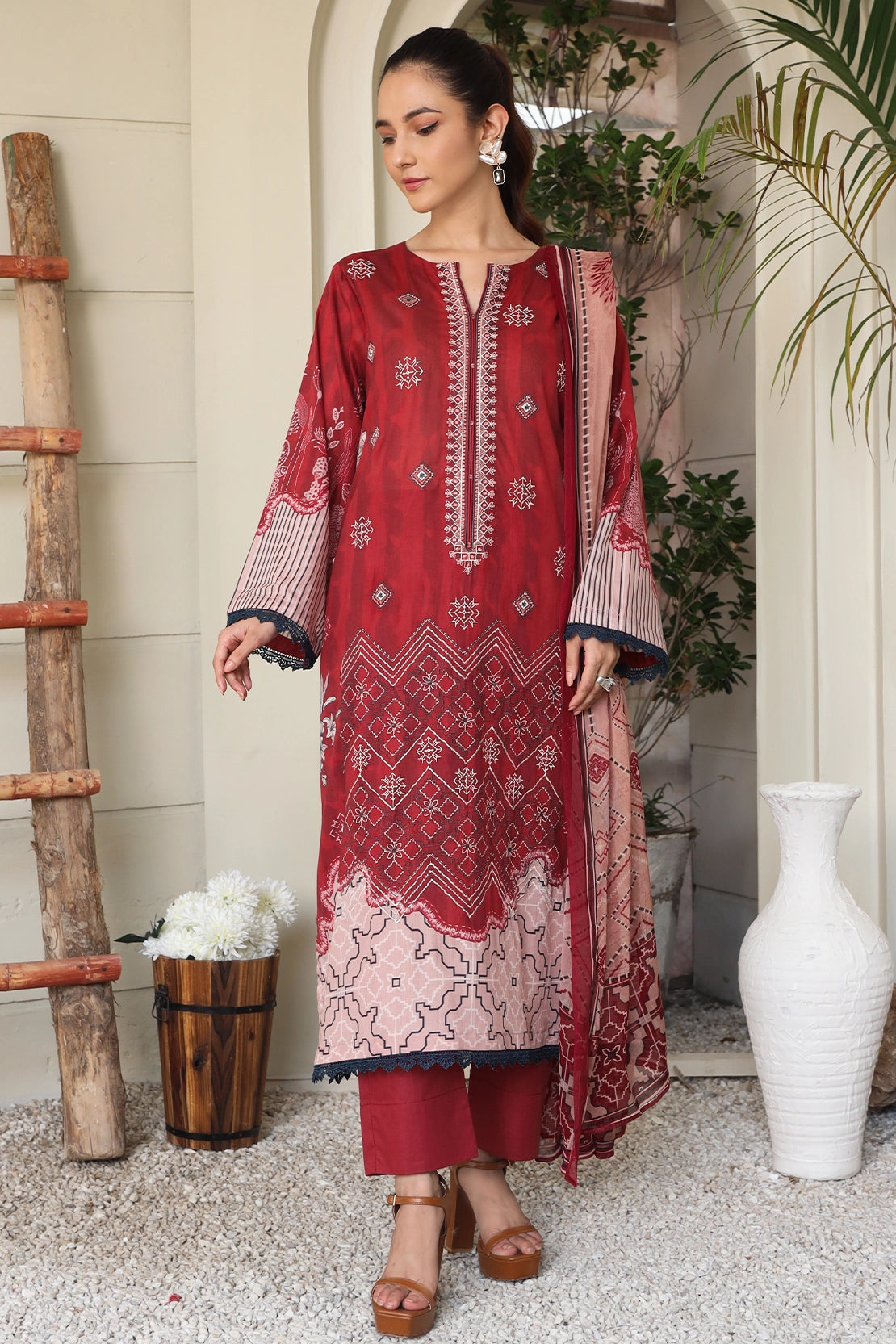 3 PIECE - PREMIUM EMBROIDERED LAWN - 9133