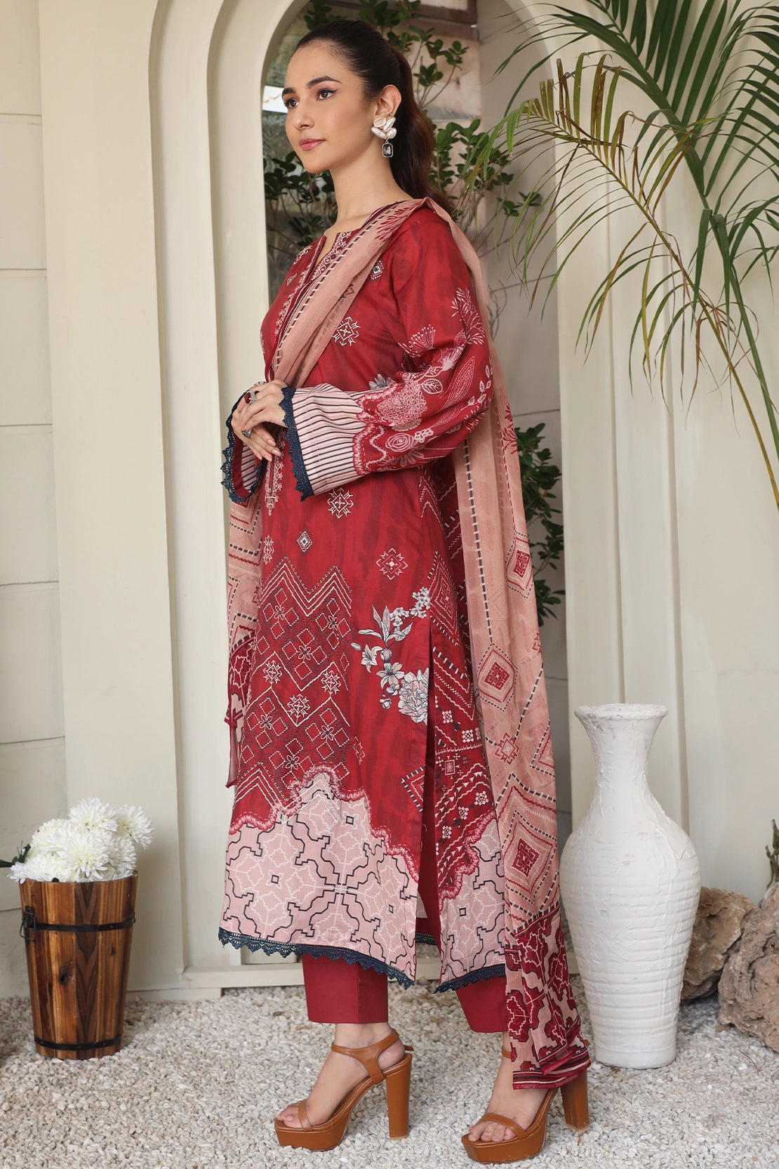 3 PIECE - PREMIUM EMBROIDERED LAWN - 9133
