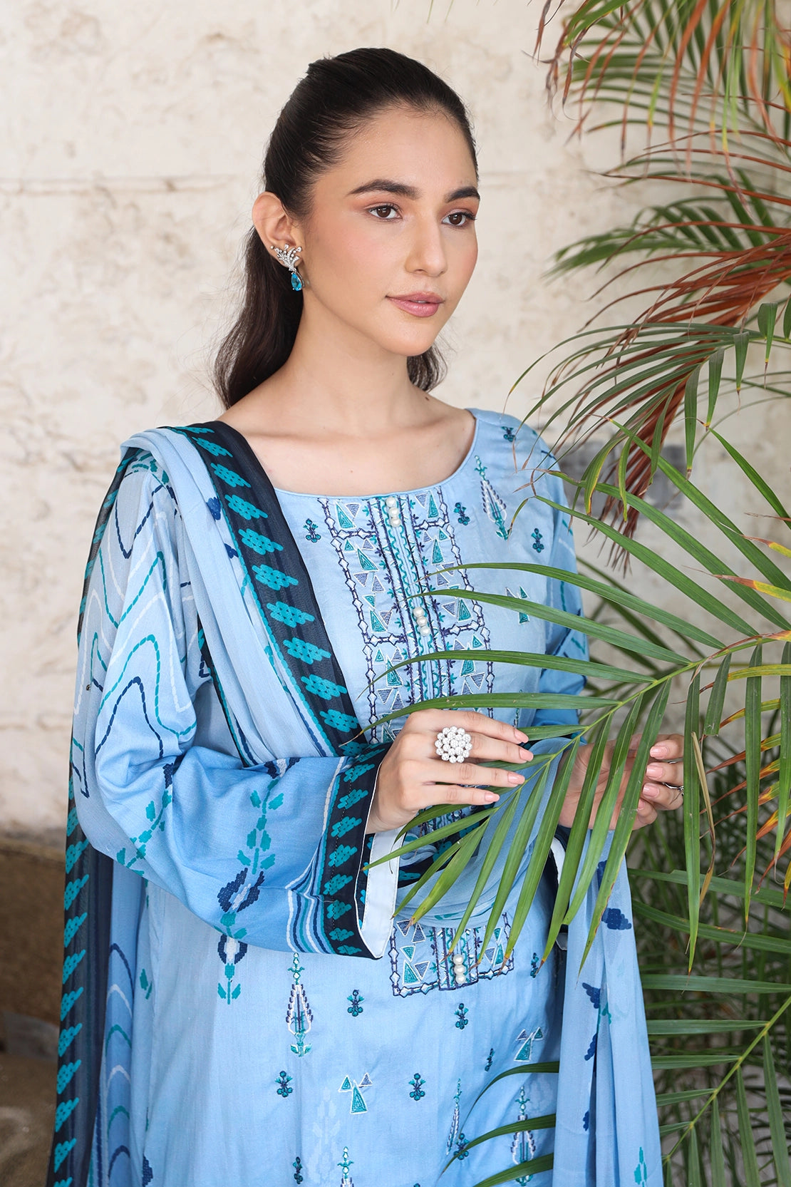 3 PIECE - PREMIUM EMBROIDERED LAWN - 9134