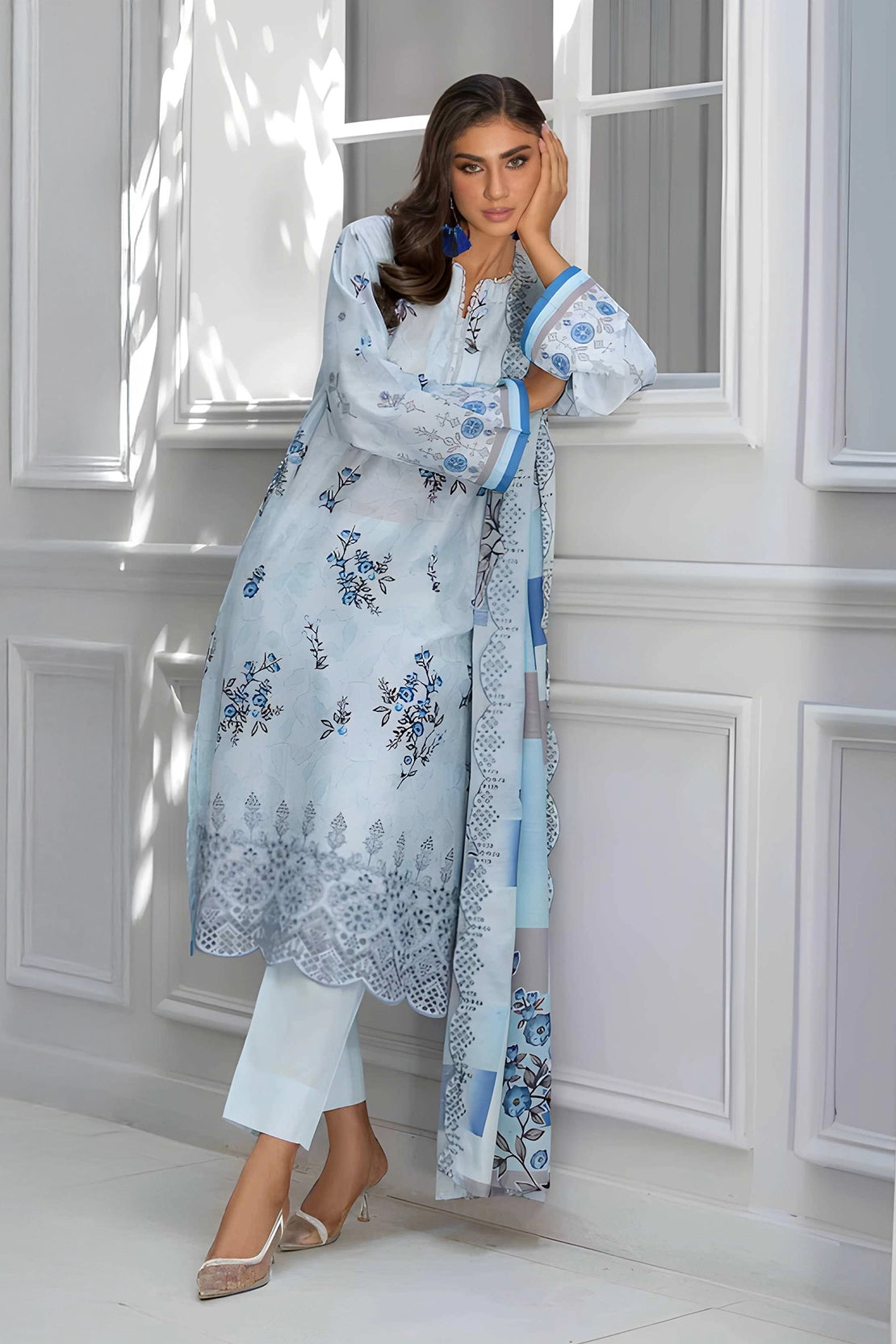3 Piece - Embroidered Lawn - 9192