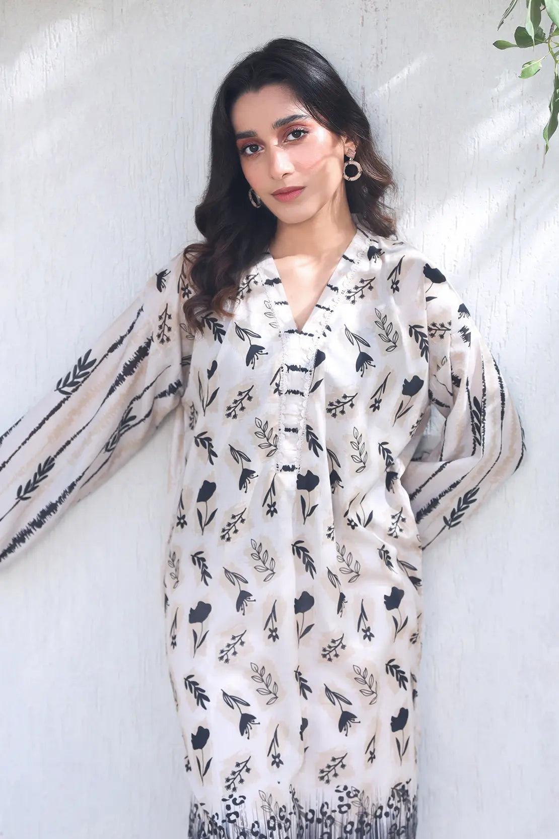 1 Piece - Digitally Printed Lawn - 8623