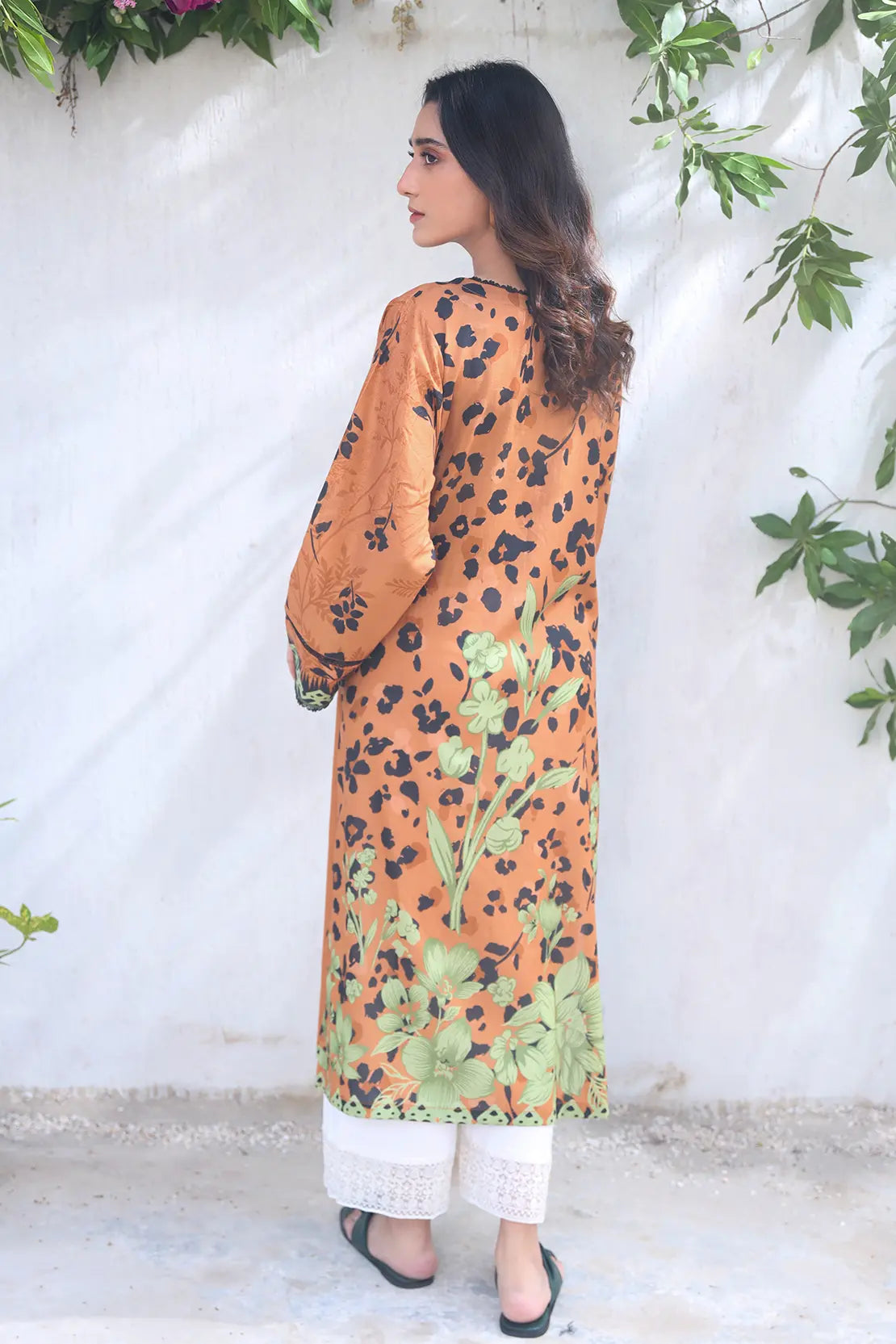 1 Piece - Digitally Printed Lawn - 8624
