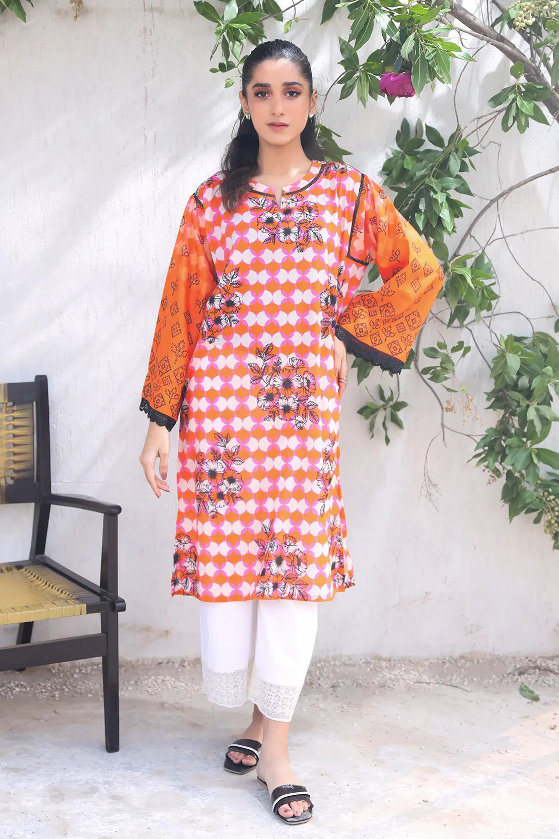 1 Piece - Digitally Printed Lawn - 8625