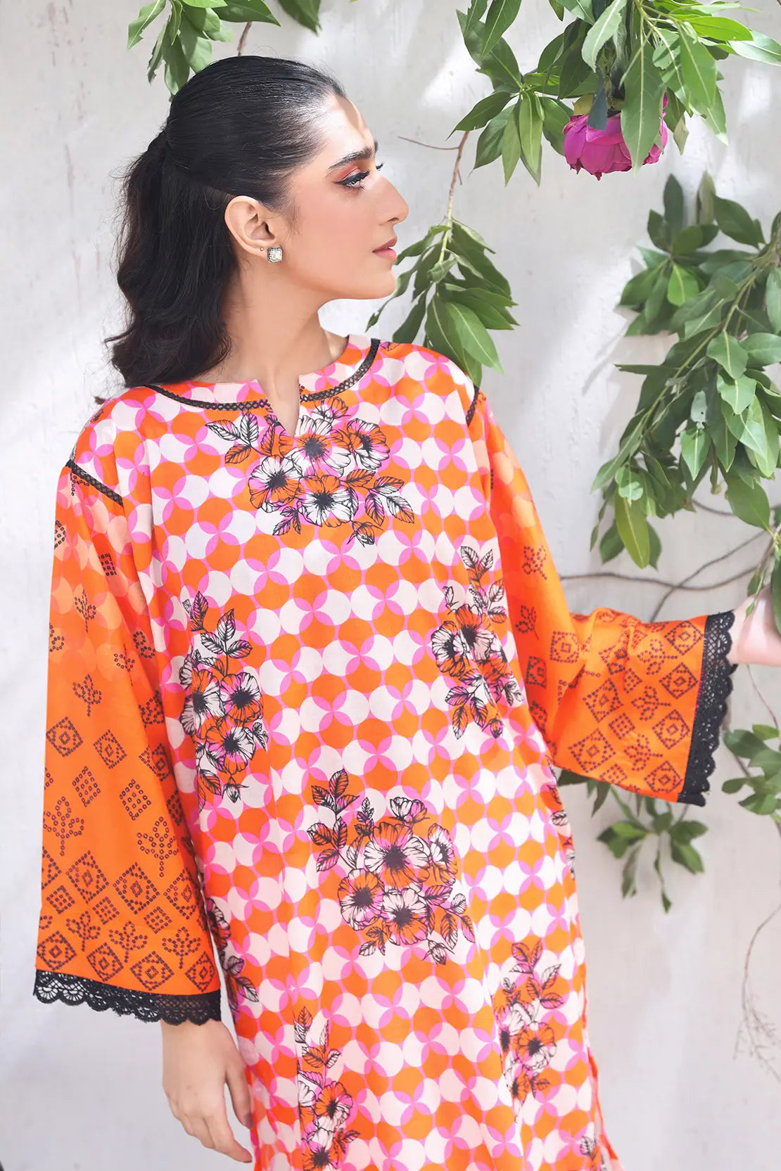 1 Piece - Digitally Printed Lawn - 8625