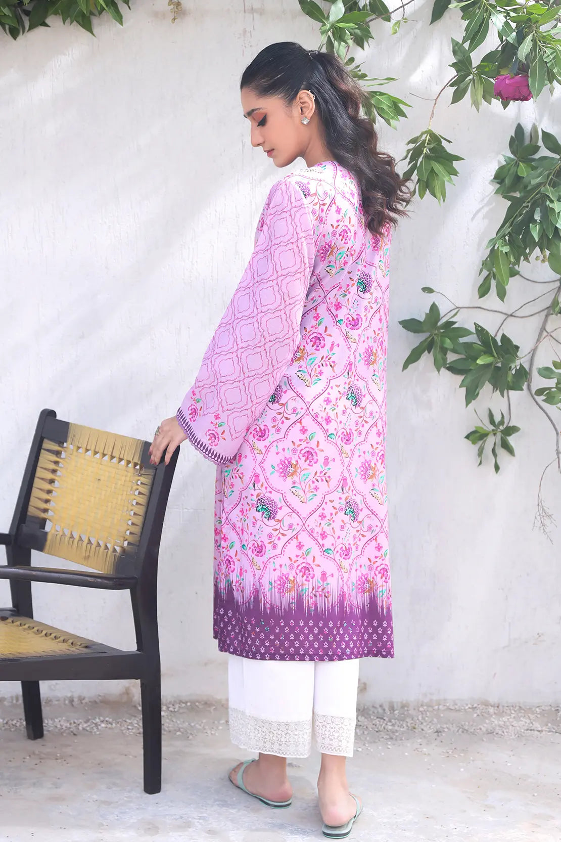 1 Piece - Digitally Printed Lawn - 8626