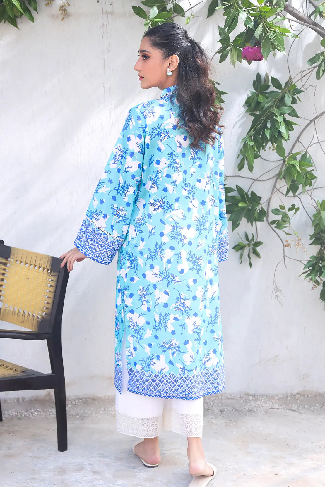 1 Piece - Digitally Printed Lawn - 8627