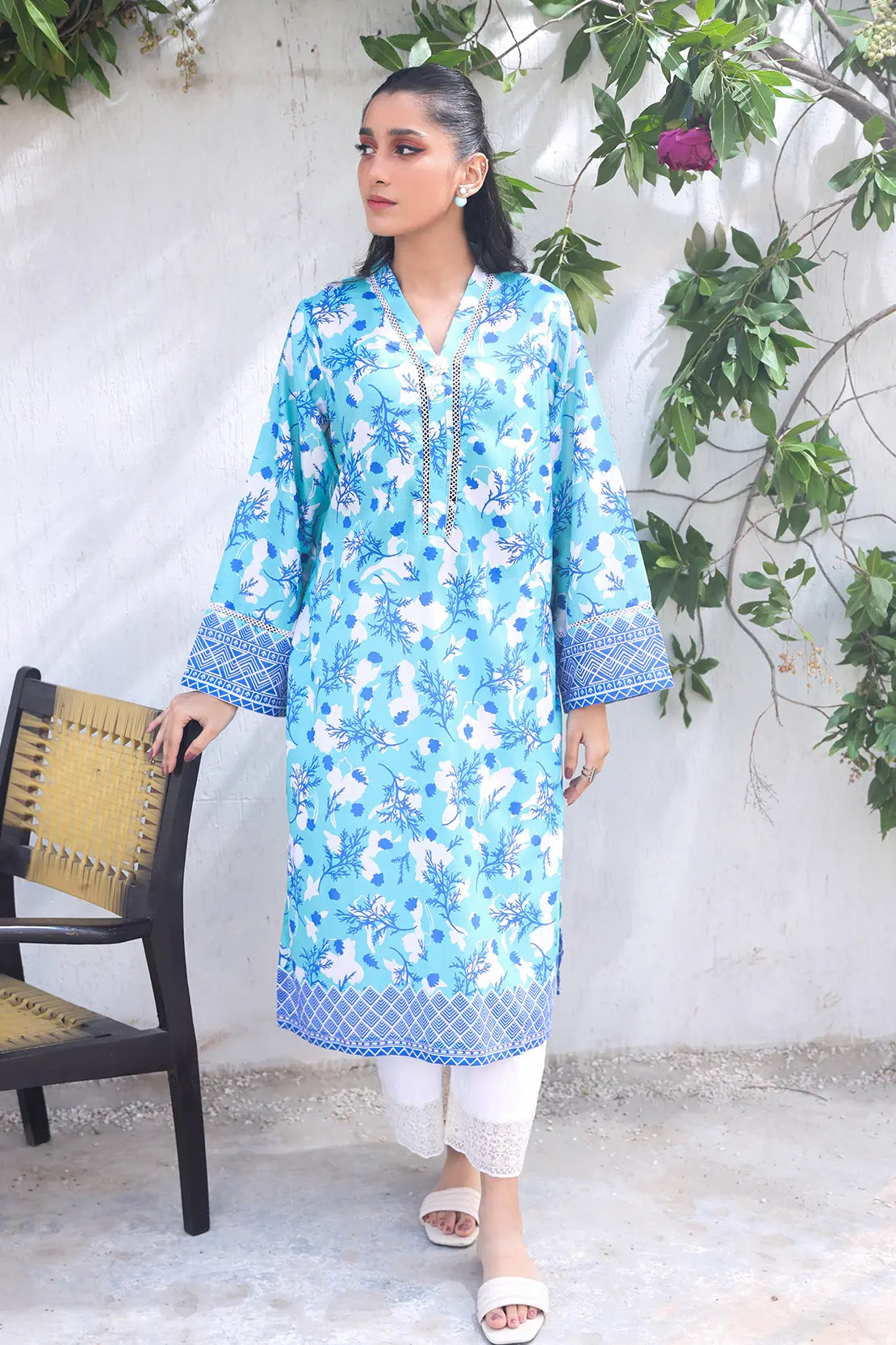 1 Piece - Digitally Printed Lawn - 8627