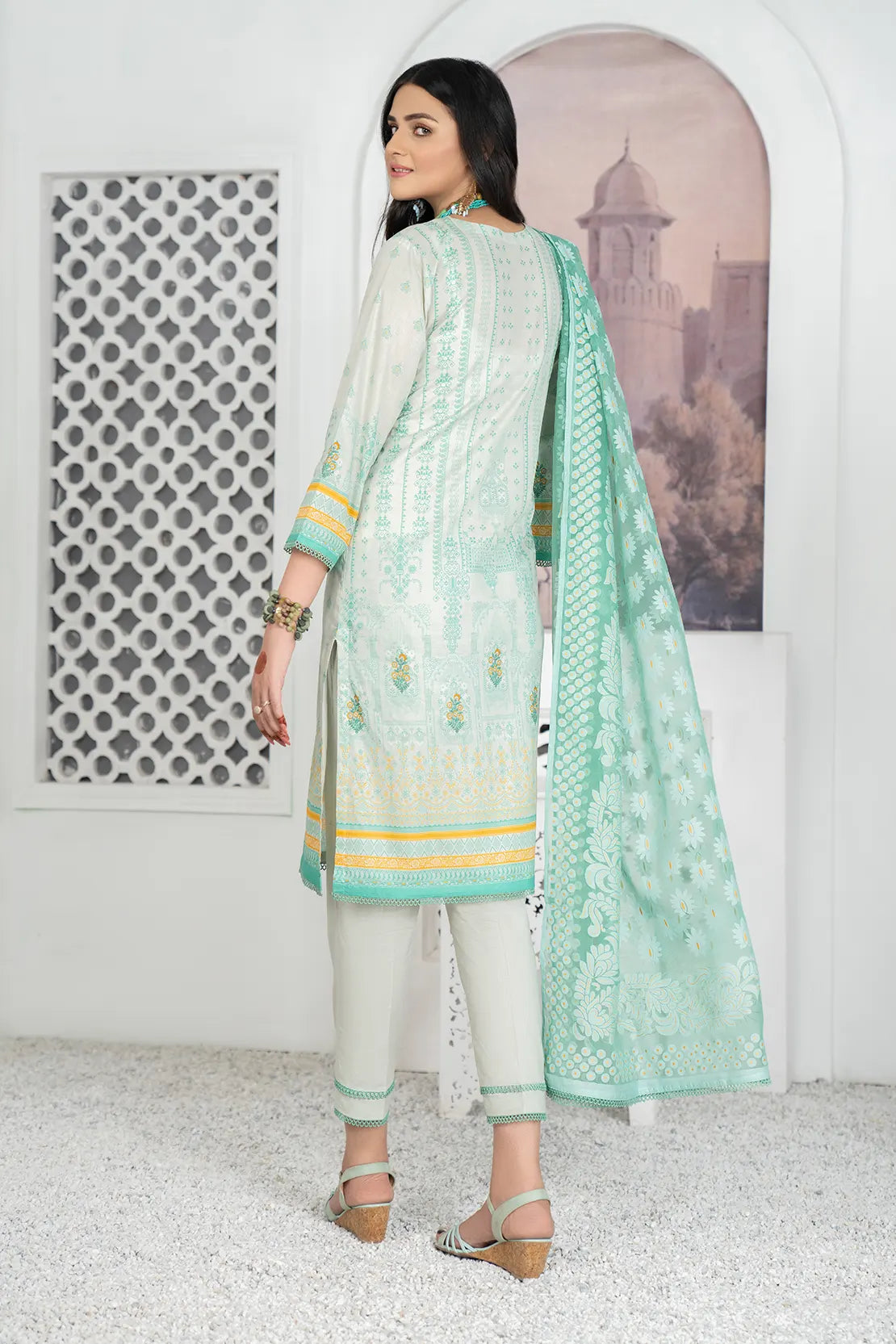 3 Piece – Embroidered Lawn – 6749