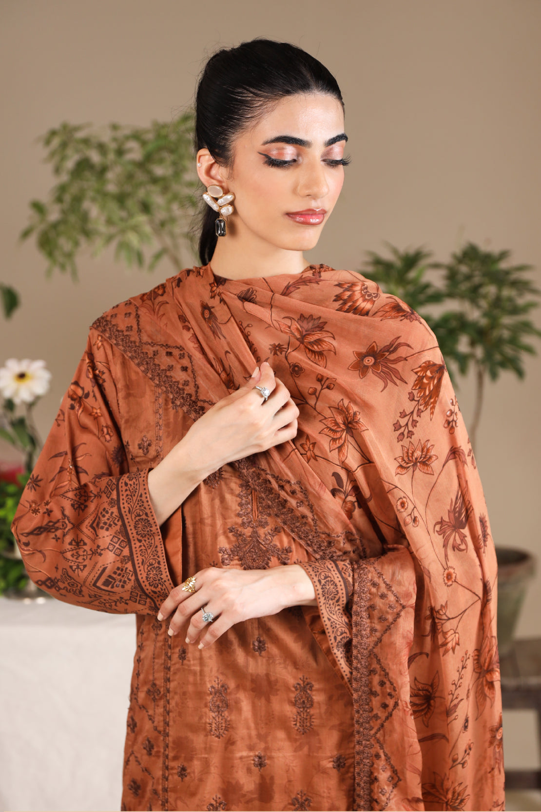 3 Piece - Premium Embroidered Lawn - 9128
