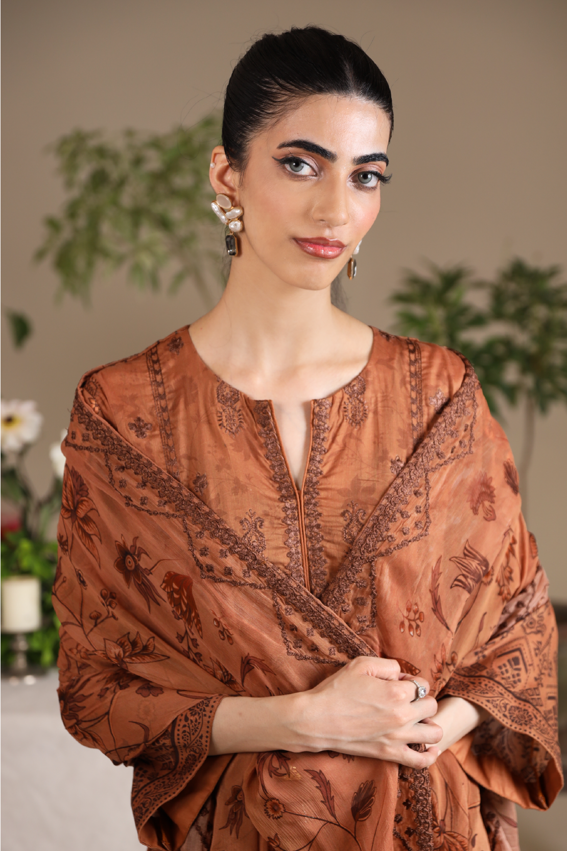 3 Piece - Premium Embroidered Lawn - 9128