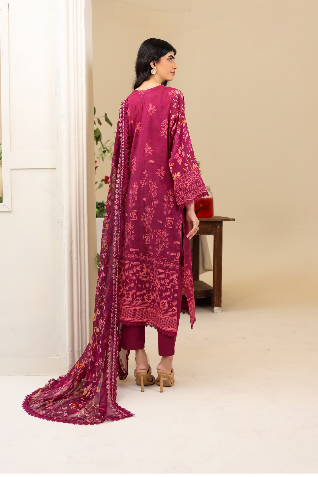 3 Piece - Premium Embroidered Lawn - 9129