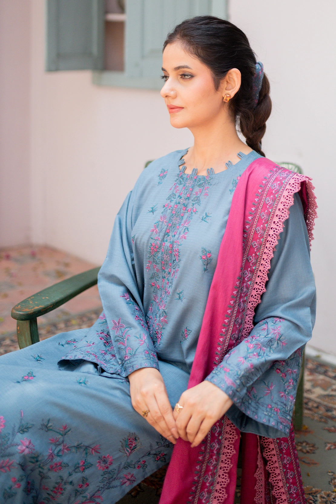 3 PIECE - PREMIUM EMBROIDERED LAWN - 8177