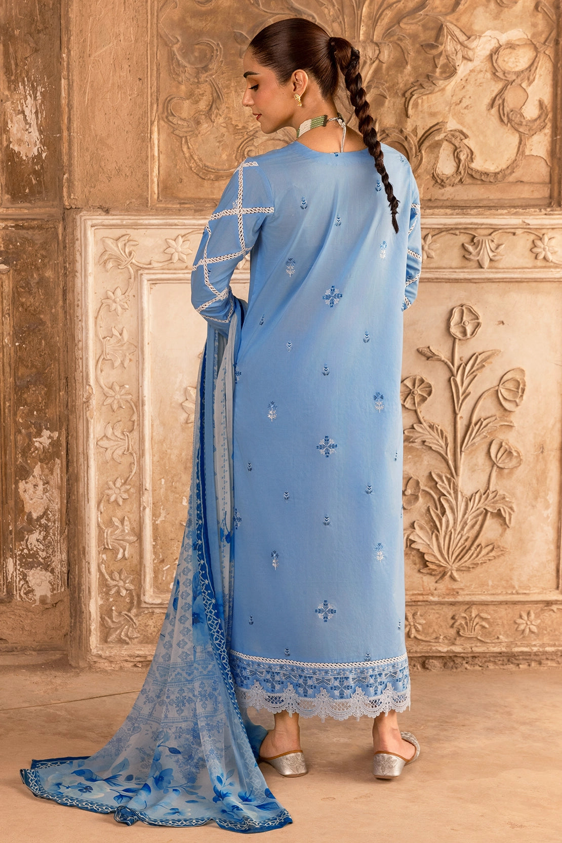 3 Piece - Premium Embroidered Luxury Lawn - 571