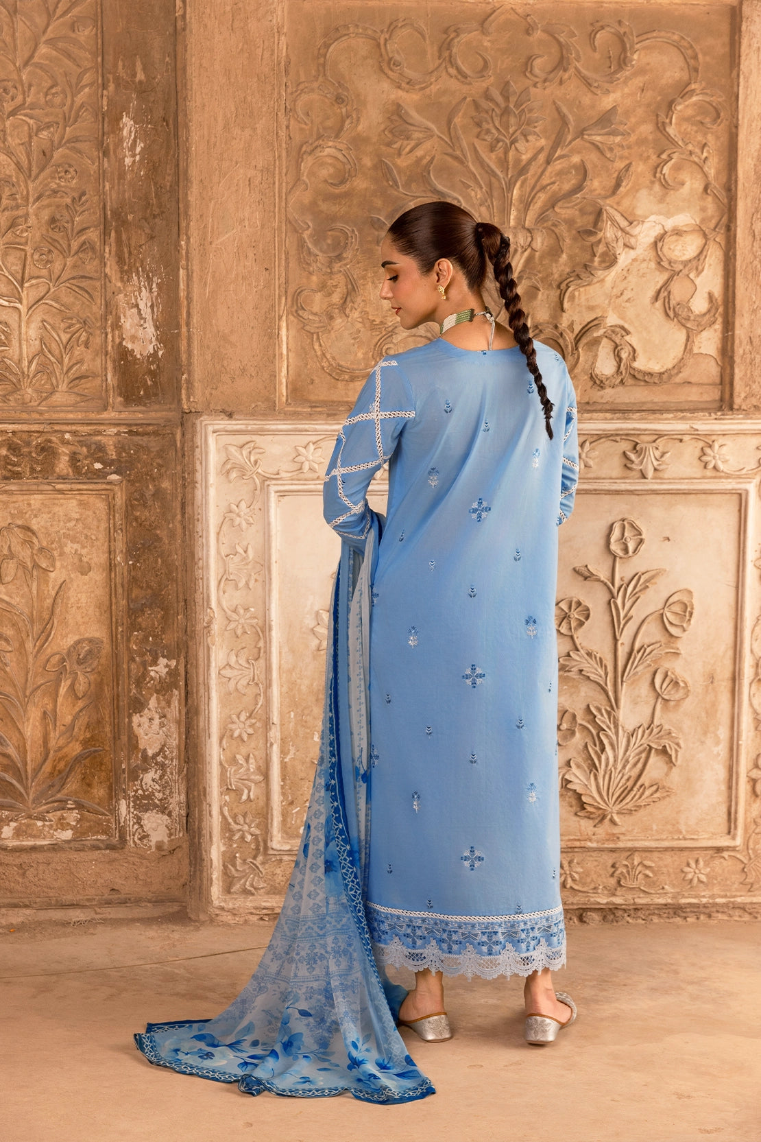 3 Piece - Premium Embroidered Luxury Lawn - 571