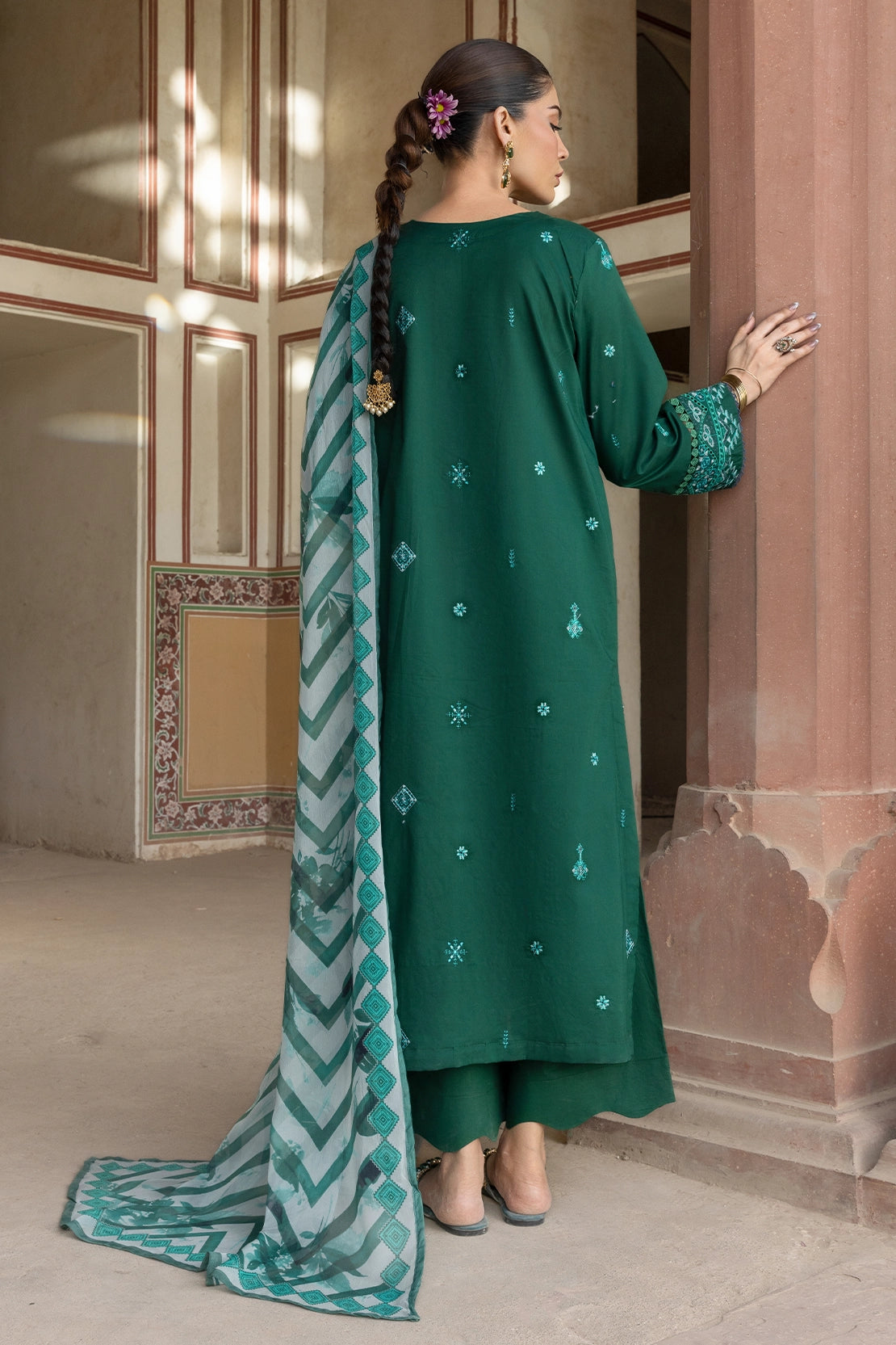 3 Piece - Premium Embroidered Luxury Lawn - 574