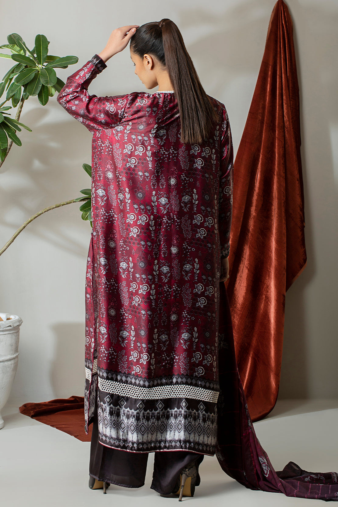 3 Piece – Digitally Printed Silk  – 8284