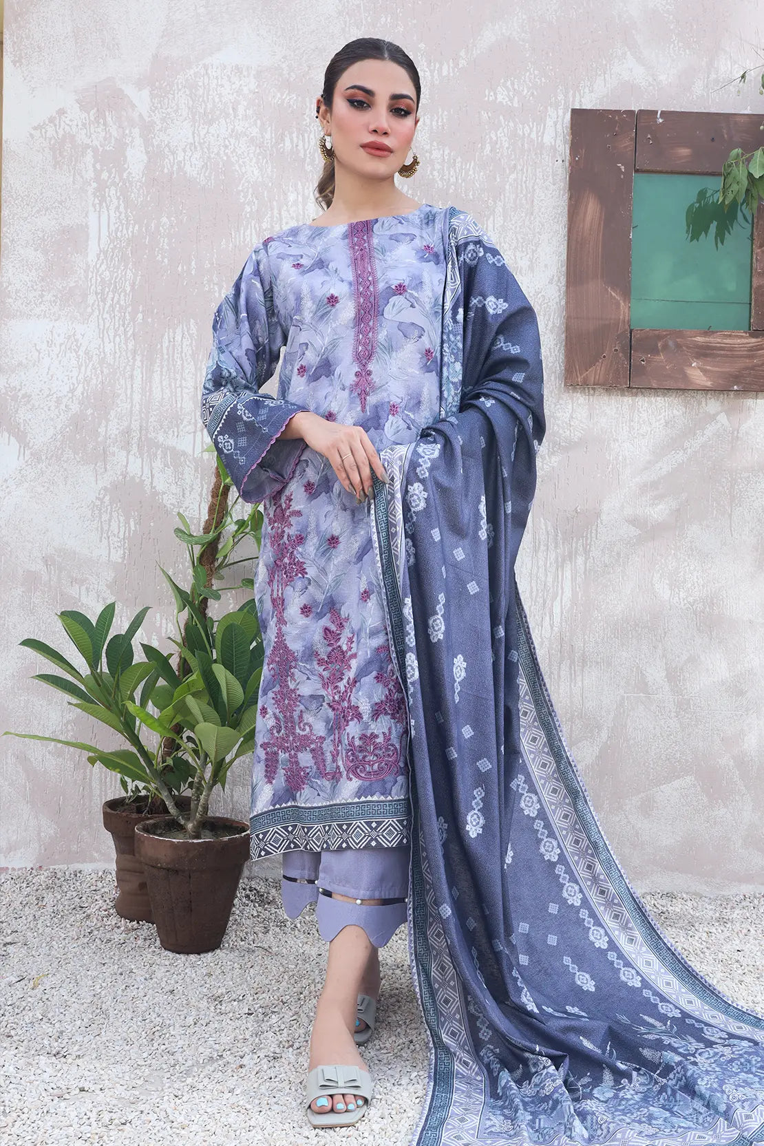3 Piece – Premium Embroidered Karandi – 8312