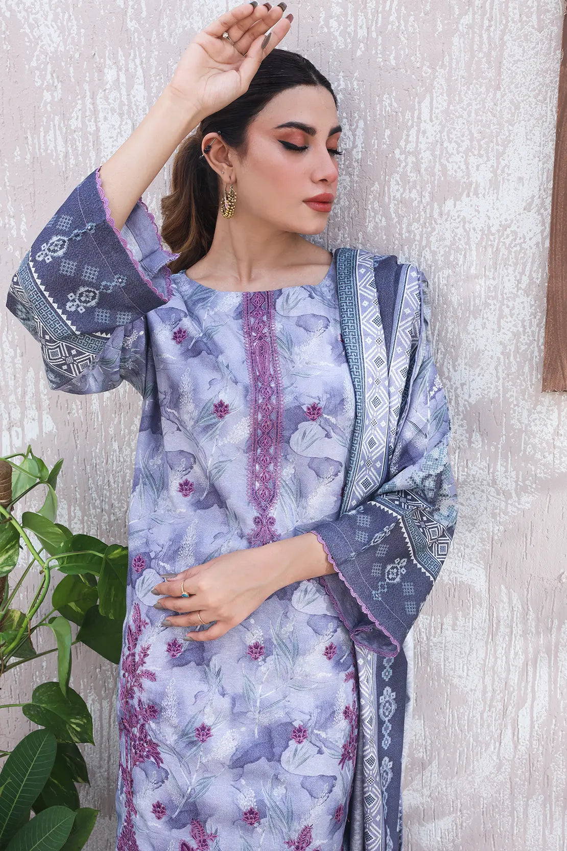 3 Piece – Premium Embroidered Karandi – 8312