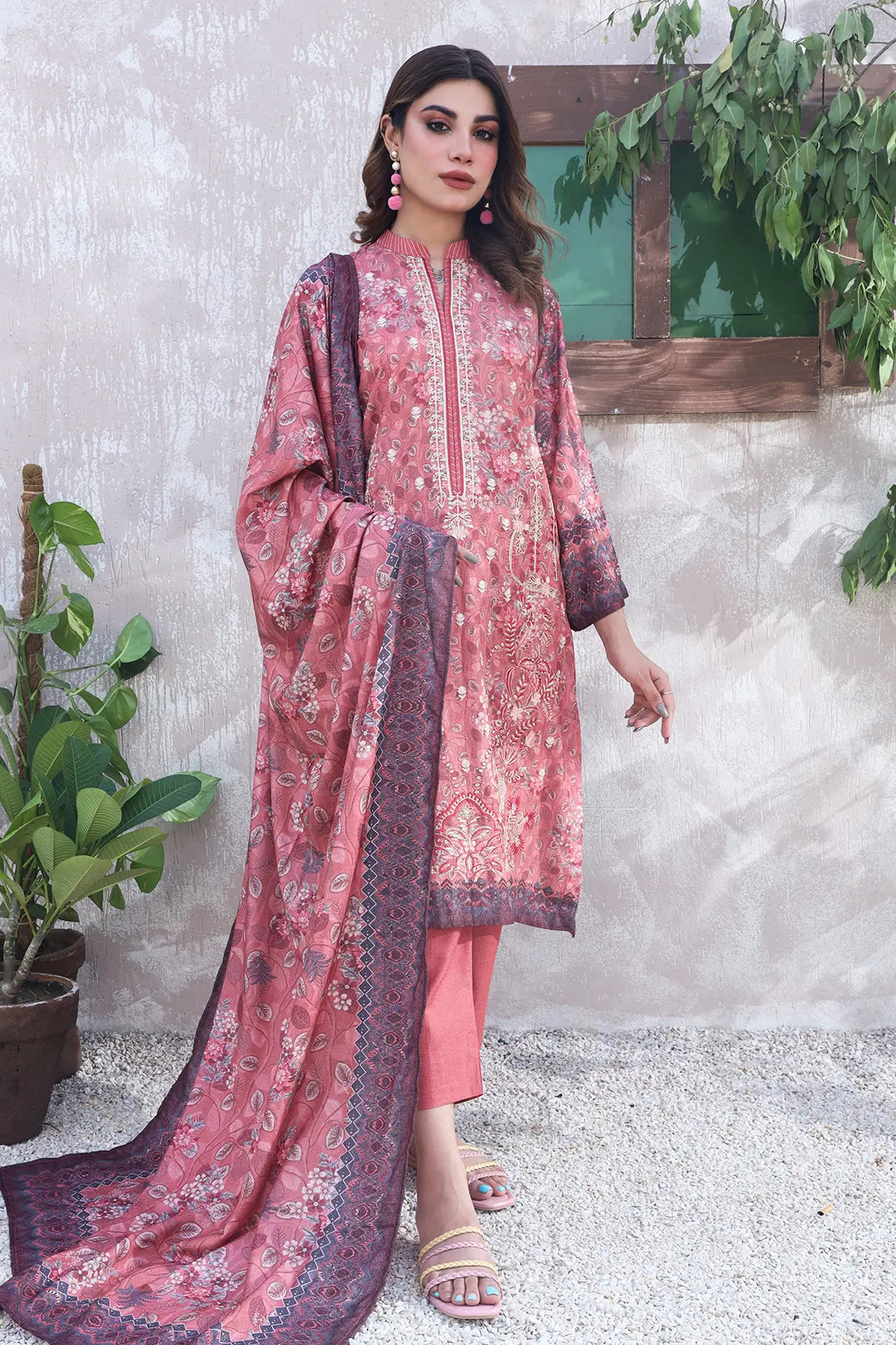 3 Piece – Premium Embroidered Karandi – 8313