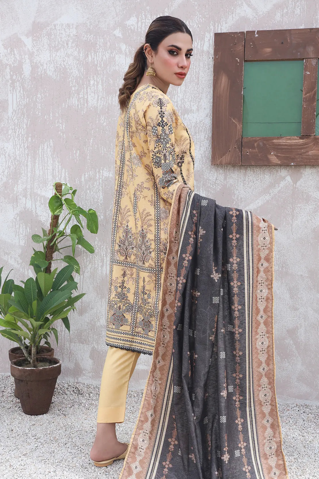 3 Piece – Premium Embroidered Karandi – 8314