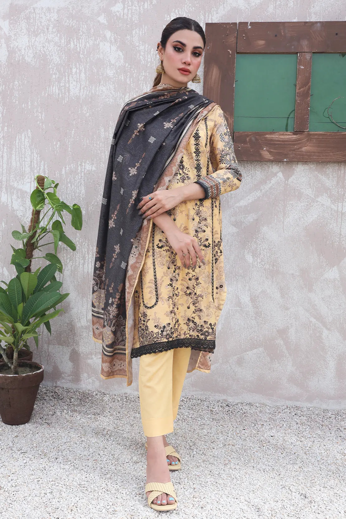 3 Piece – Premium Embroidered Karandi – 8314