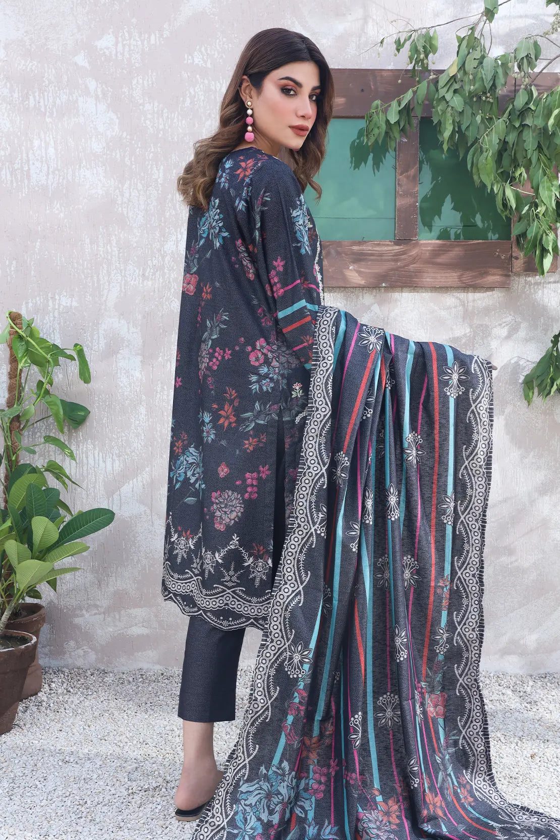 3 Piece – Premium Embroidered Karandi – 8316