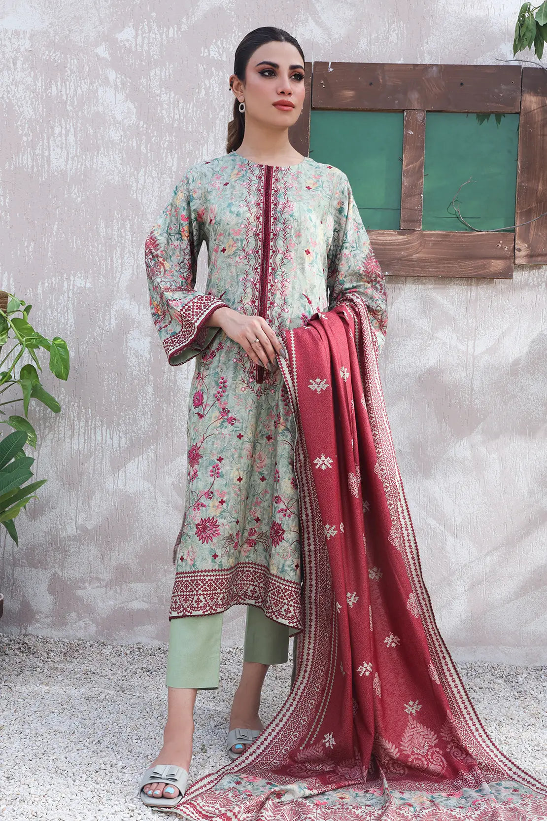 3 Piece – Premium Embroidered Karandi – 8317