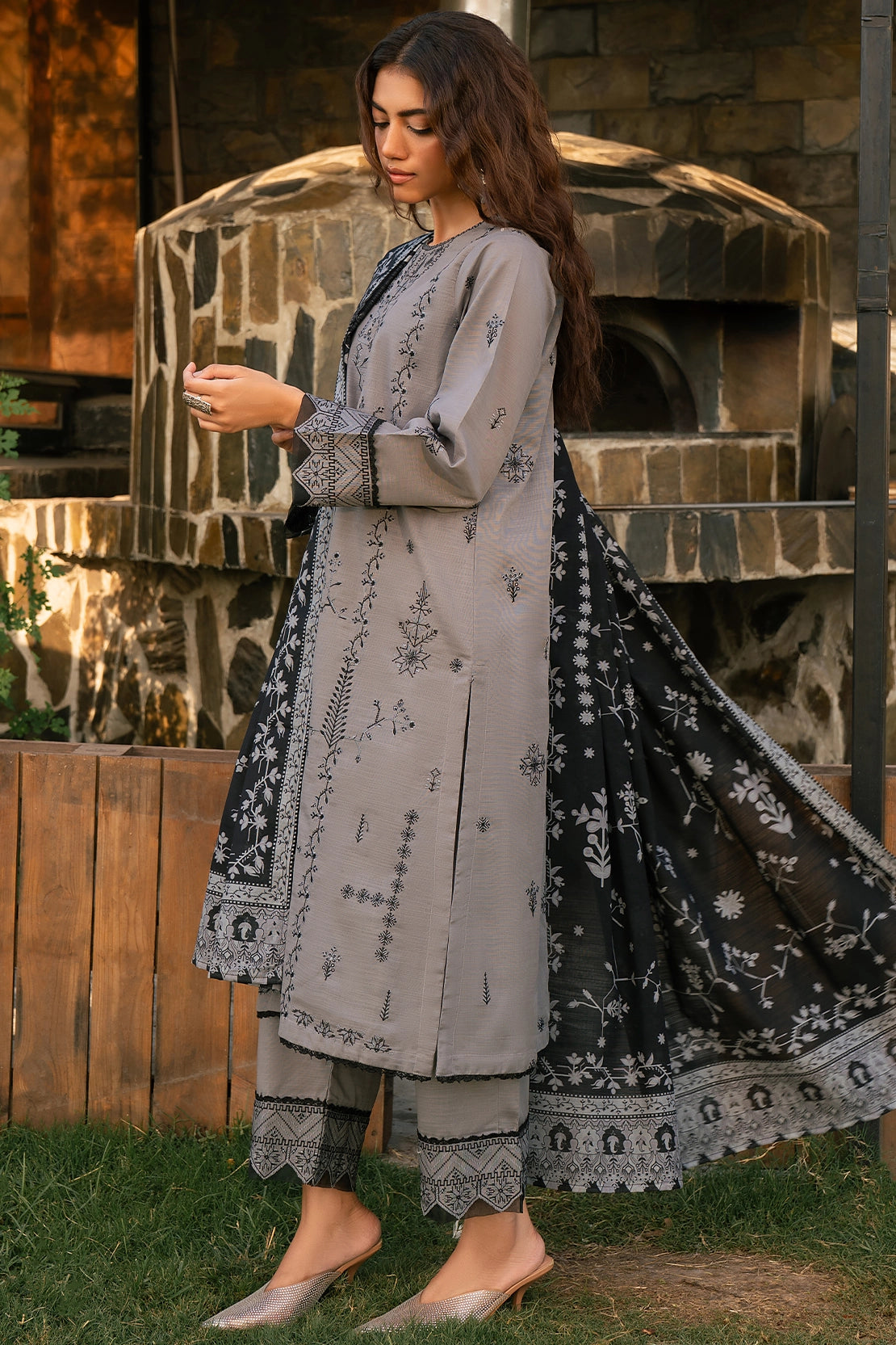 3 Piece - Premium Embroidered Khaddar - 1024