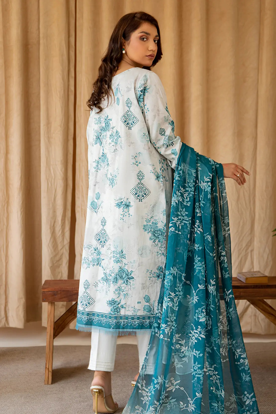 3 Piece – Luxury Printed Cotton Satin – 8233