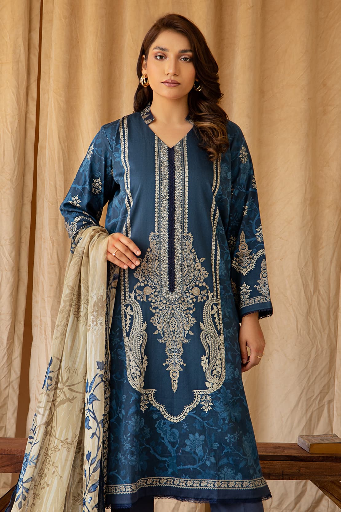 3 Piece – Luxury Printed Cotton Satin – 8234